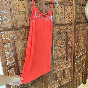 Little Coral dress 👗 type, floral embroidery adjustable straps bright fun cute